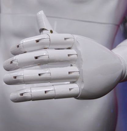 Close-up of articulated mannequin hand with flexible finger joints for realistic posing